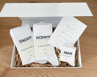 Caja regalo para nacimiento - Calcetines de tenis Familybox - Caja regalo para futuros padres - Padres y Bebé - Día de la Madre