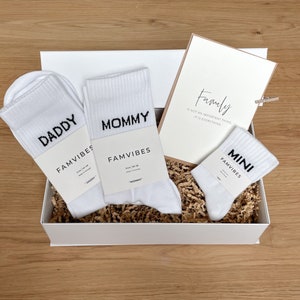 Gift box for birth Familybox tennis socks Gift box for expectant parents Parents & Baby Mother's Day image 1