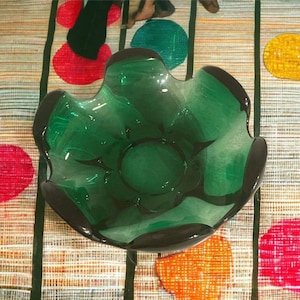 Vintage Emerald Green Lotus Style Art Glass Ashtray or Bowl