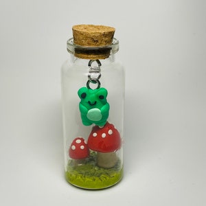 Tiny Desk Pet Jar - Frog & Mushrooms