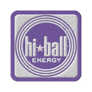 Puede incluir: Parche cuadrado morado con texto bordado en blanco y un diseño circular. El texto dice "hi-ball ENERGY".