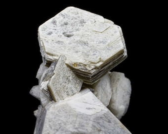 Geometric Muscovite with Feldspar