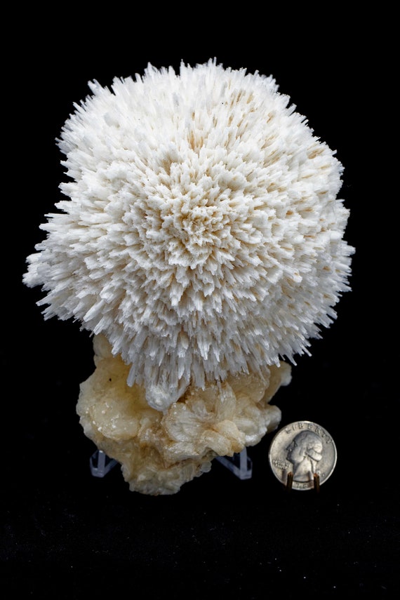 Mesolite on Stilbite, view 3