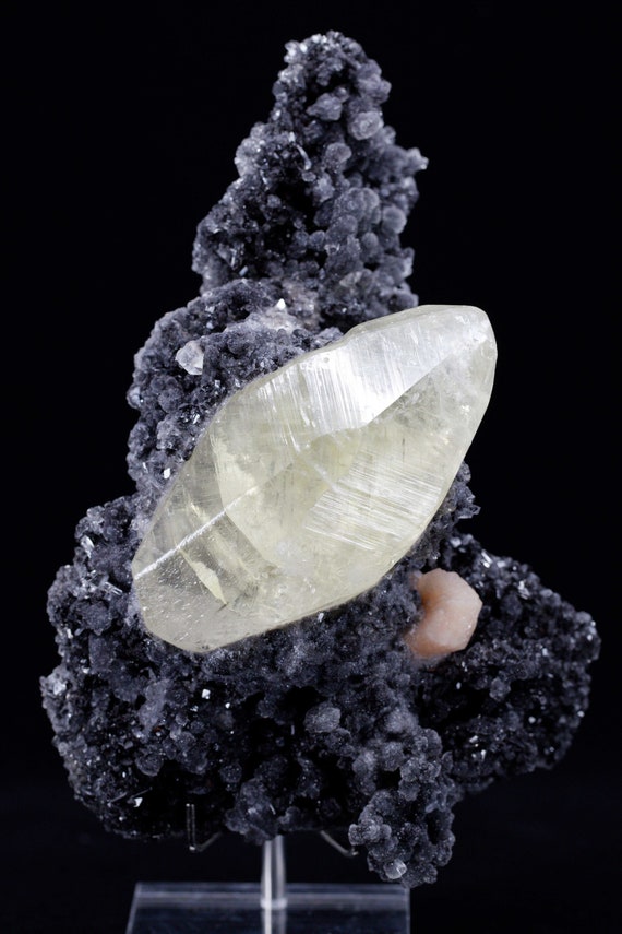 Black Chalcedony Stalactite with Honey Calcite Spar and a Stilbite Bowtie, view 2