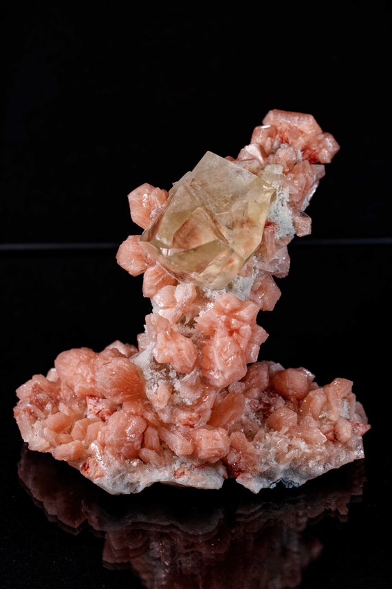 Stalactite with Stilbite and Honey Calcite