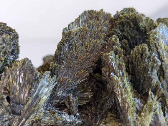 Large Epidote Leaf, view 5