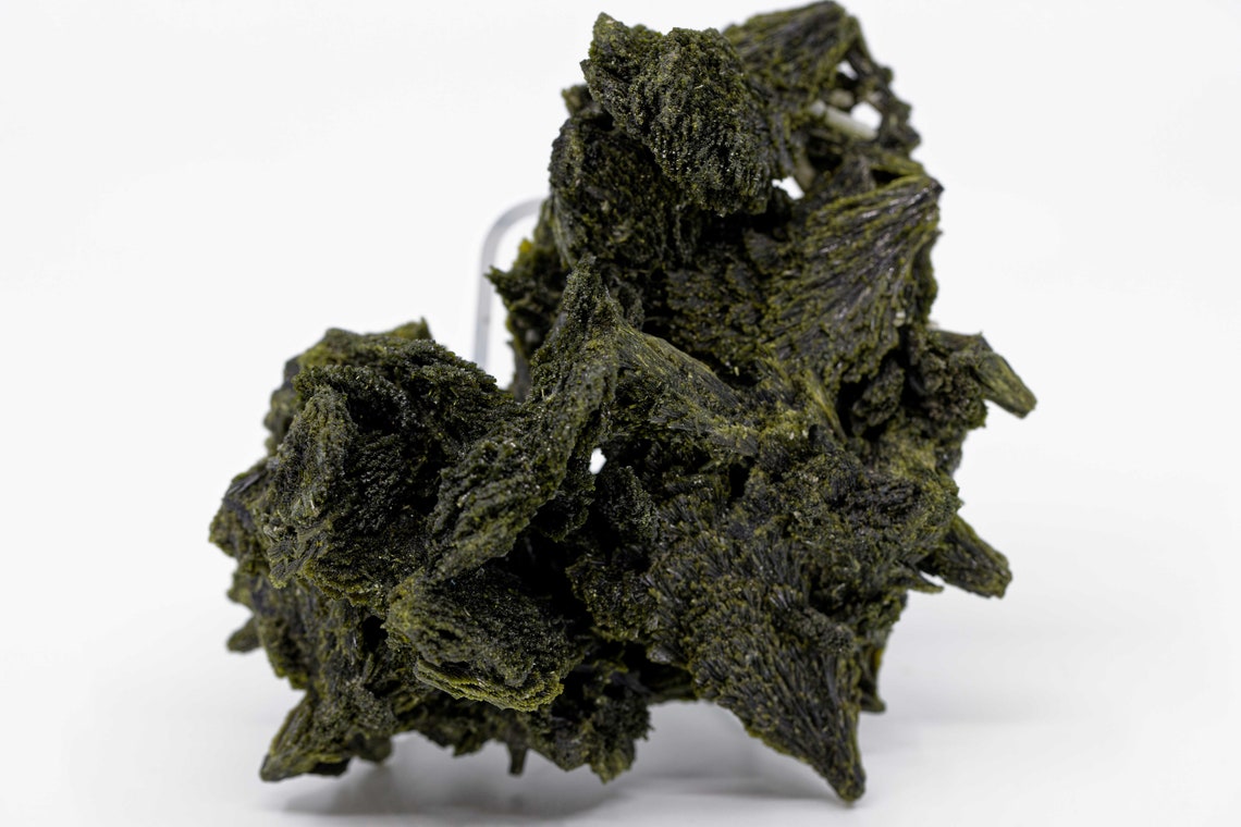 Large Epidote Leaf
