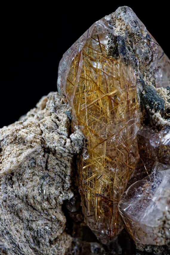 Rutilated Quartz in Matrix, view 9