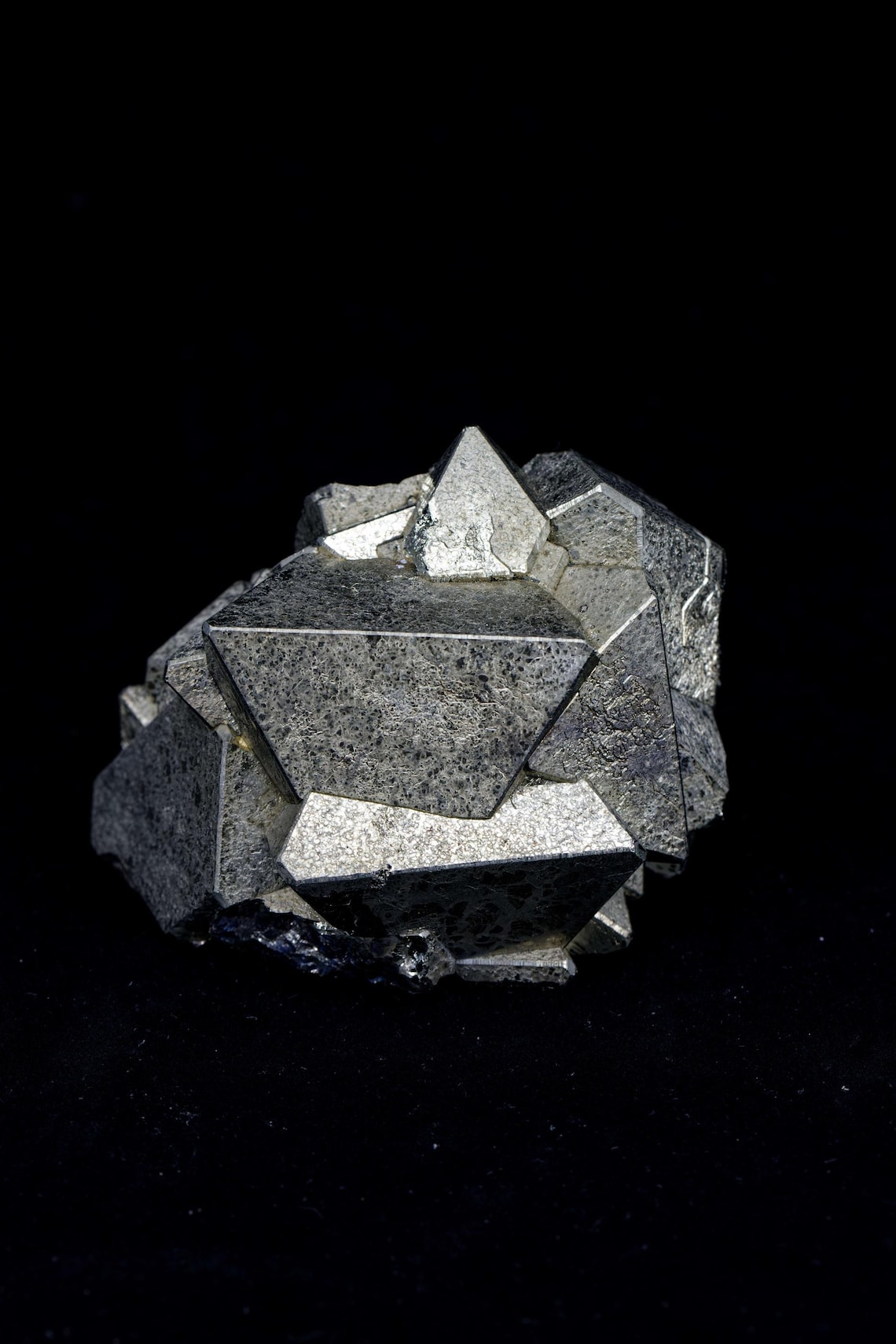Pyrite, Huanzala Mine Peru, 741 g, 7 x 7 x 9 cm | Collector Grade | Cabinet