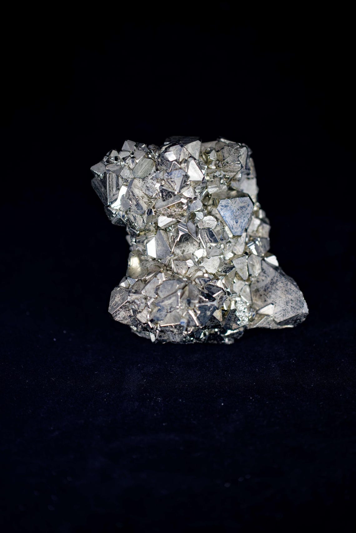 Pyrite, Huanzala Mine Peru, 1.7 kg, 11 x 10 x 10 cm | Collector Grade | Cabinet