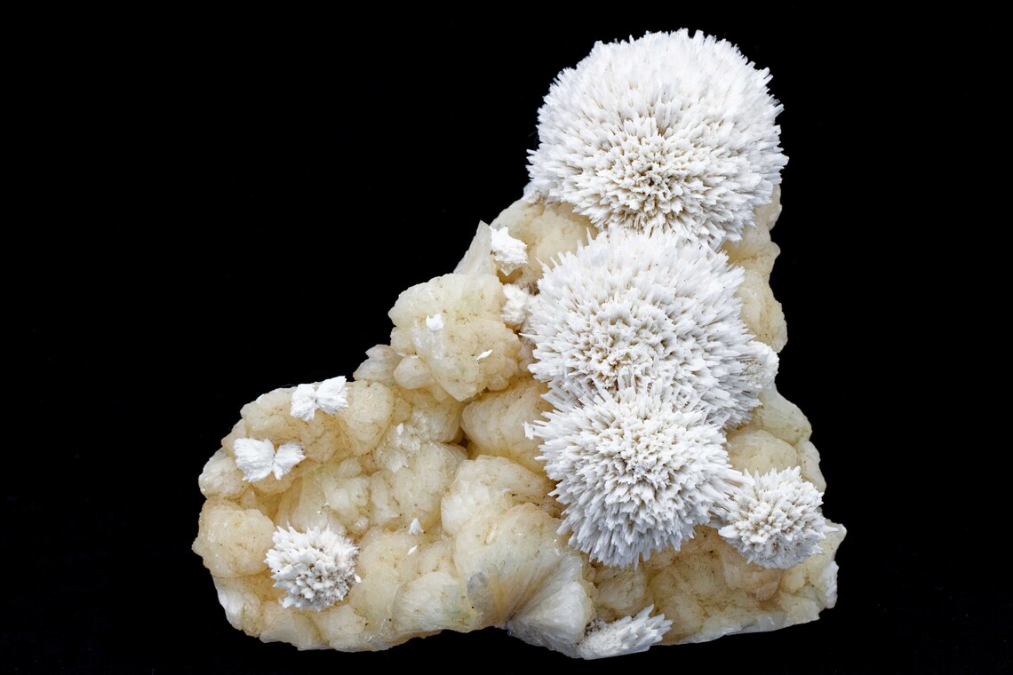 Mesolite on Stilbite
