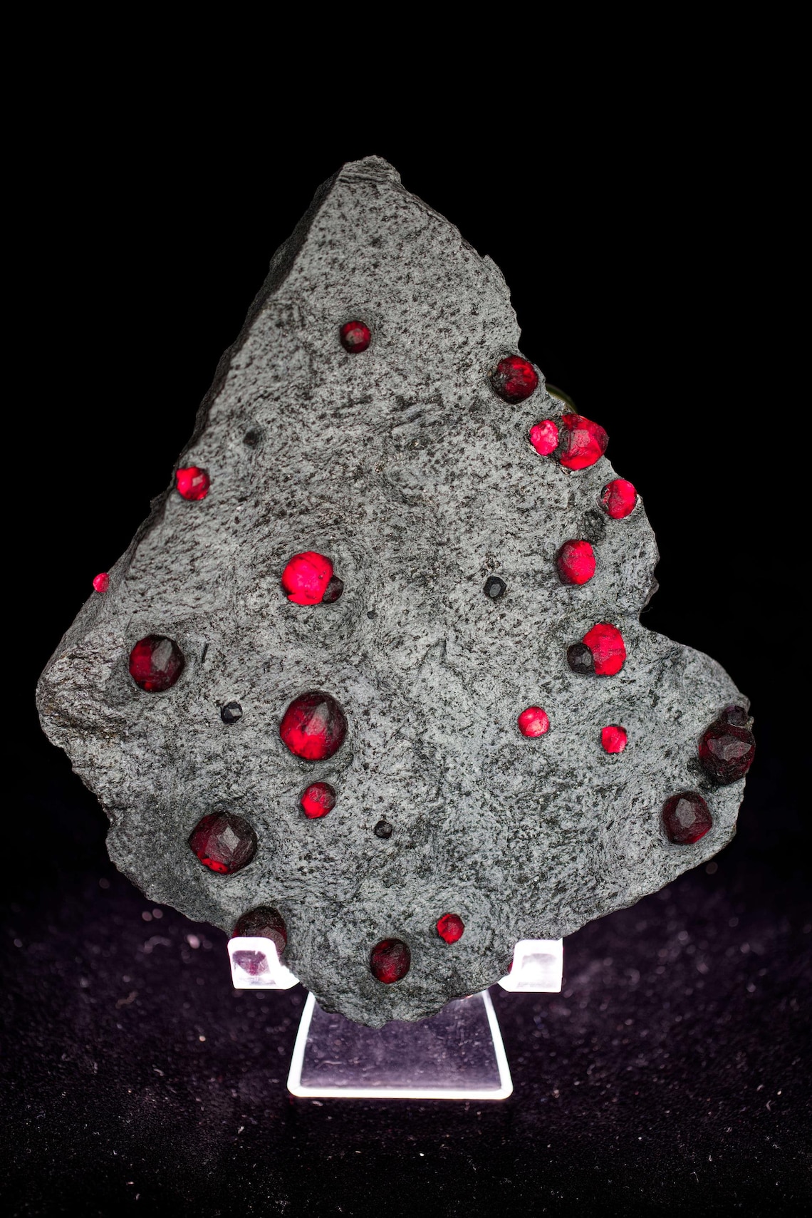Almandine Garnet with Graphite and Dravite, Red Embers Mine Massachusetts, 220 g, 15 x 13 x 1 cm | Museum Grade | Large Cabinet