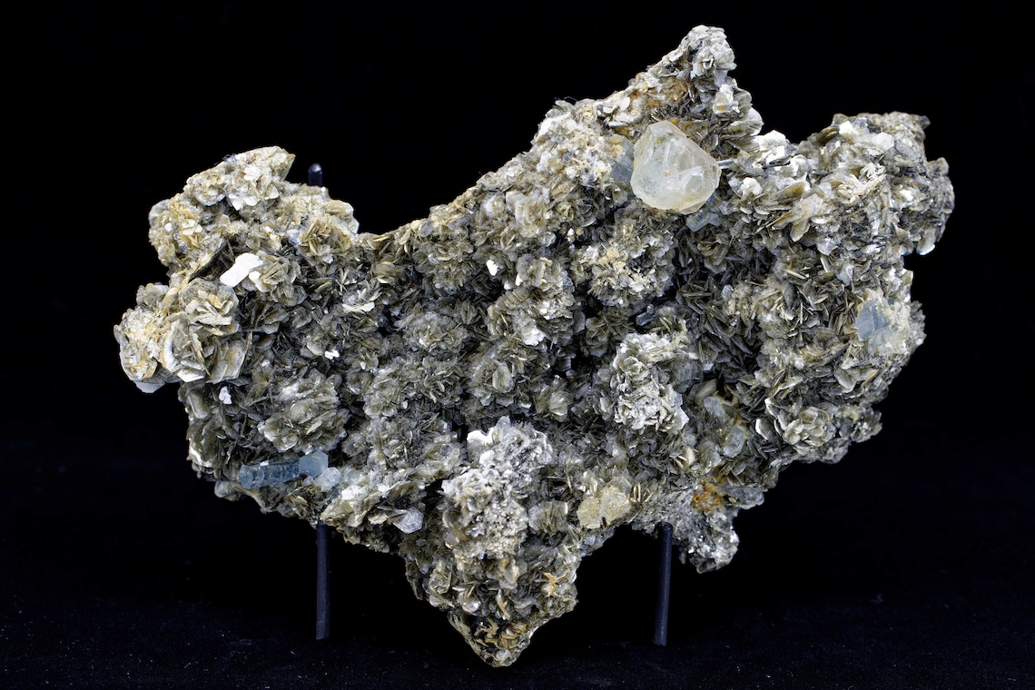 Aquamarine with Fluorite and Matrix, Gilgit Province Pakistan, 2.3 kg, 27 x 17 x 9 cm | Large Cabinet