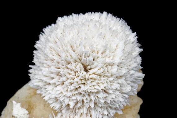 Mesolite on Stilbite, view 2