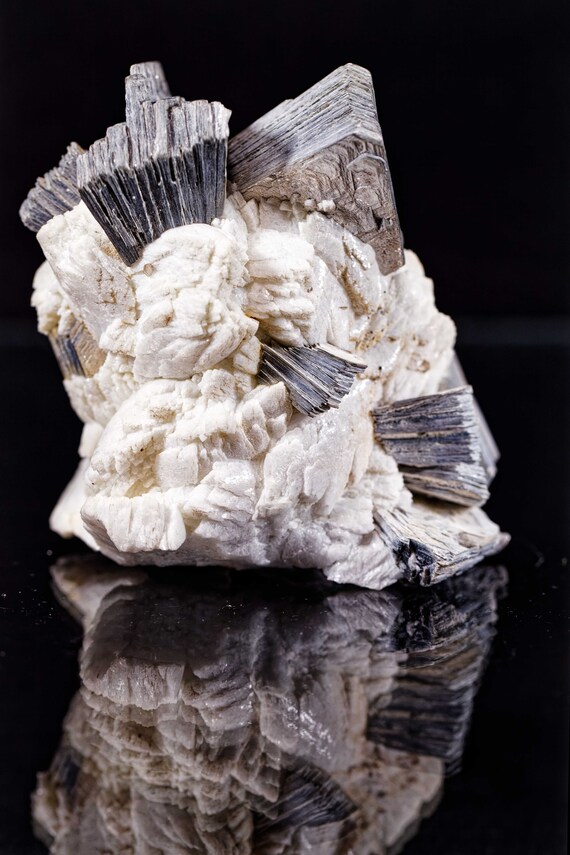 Geometric Muscovite with Feldspar, view 4