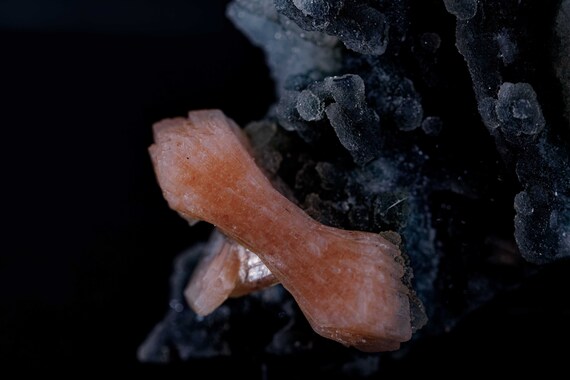 Gray Chalcedony Stalactite with Stilbite and Calcite, view 4
