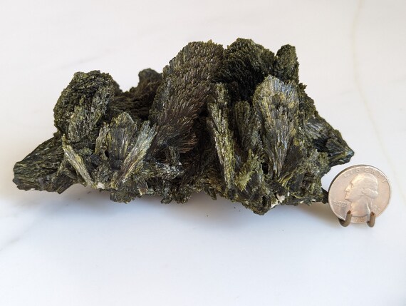 Large Epidote Leaf, view 10