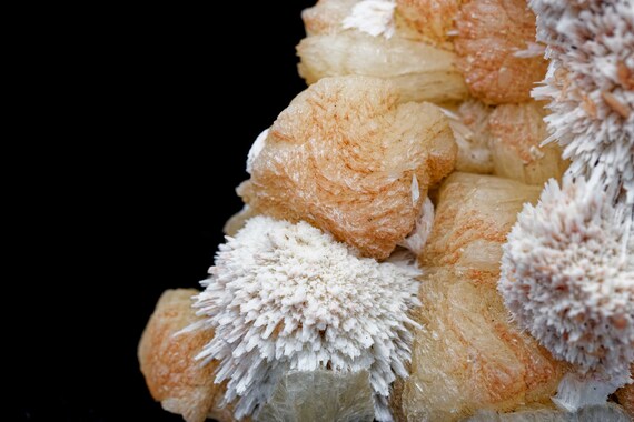 Mesolite on Stilbite, view 5
