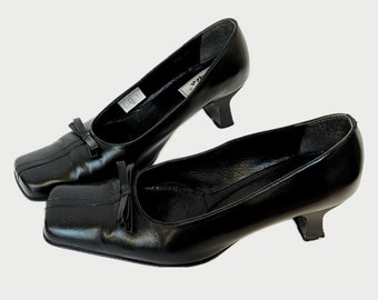 Vintage 90er-Stiletto-Pump-Absätze, 90er-Slingbacks, spitze Vintage-Lederabsätze, spitze 90er-Absätze, Y2K-Pumps, quadratische Vintage-Kitten-Heels