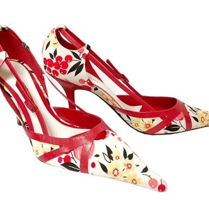 escarpins de créateurs vintage, escarpins à fleurs vintage, talons floraux vintage, talons aiguilles vintage, escarpins vintage 2000 ans, escarpins années 2000