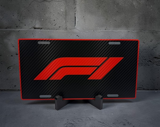 F1 Inspired Racing License Plate Decor – 3D Printed Desk Sign with Stand