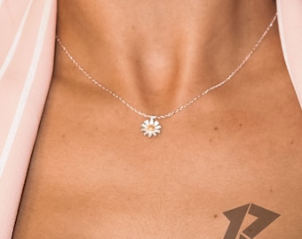 Silver Daisy Pendant Necklace Dainty Cute Flower Nature Chain Minimalist Necklace Girlfriend Gift For Her Sterling Silver Necklace