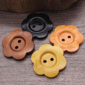 1Pc 25/28/30/34/38mm Extra Large Wooden Sewing Buttons For Clothing Decor, Flower Shape Decorative Wood Button, Floral Gift Wrap Accessories