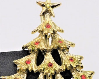 Vintage Tancer II Christmas Tree Pin: Red Rhinestone Gold Tone Brooch -Br43