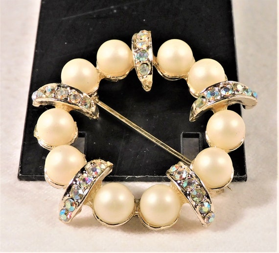 Vintage MCM Brooch Pin 10 Faux Pearls & 5 Rhinest… - image 2