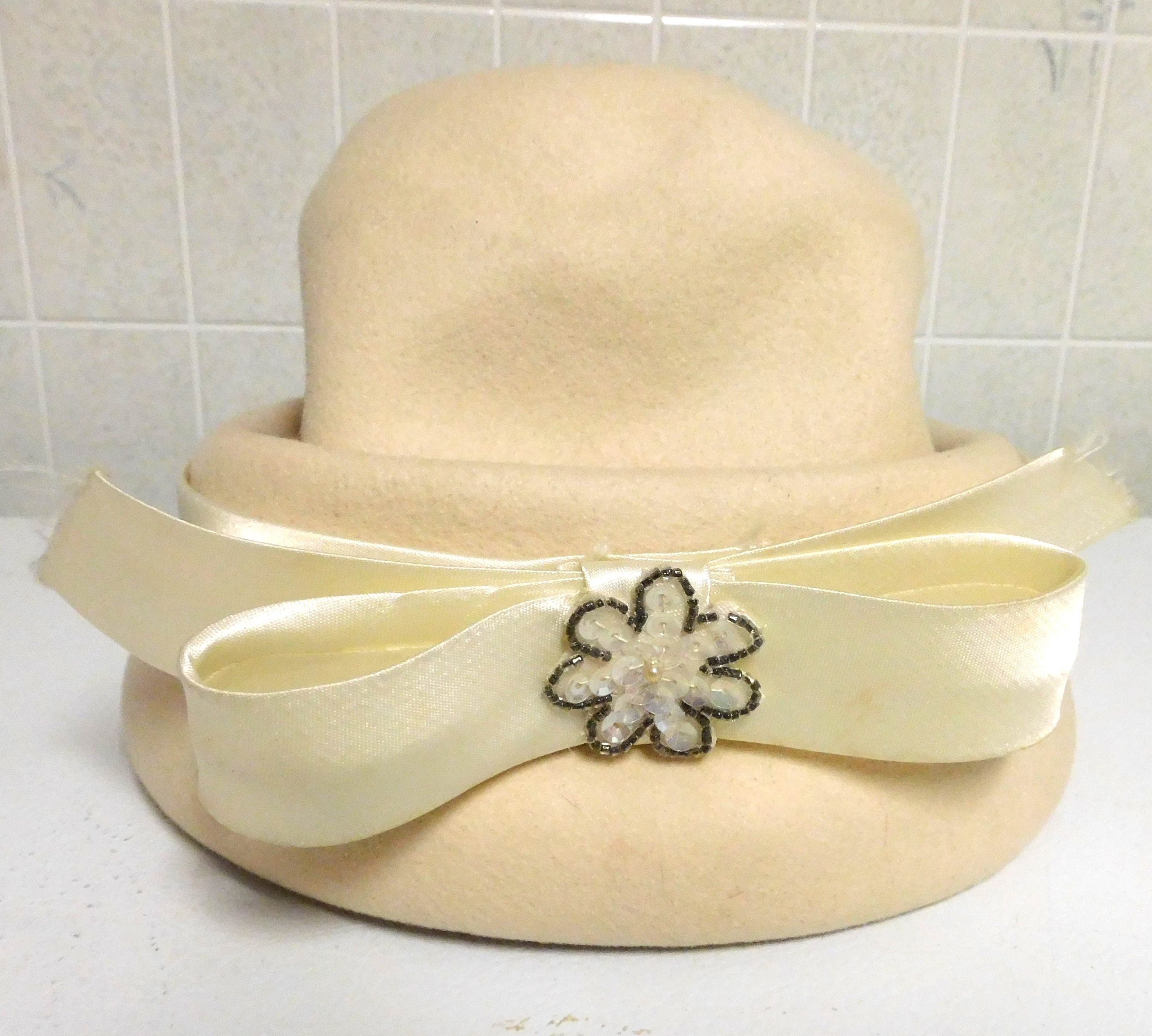 Vintage Wool Millinery Hat: 1950s Beige Bonnet With Satin 