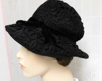 SALE Mid Century Black Lace Ladies Hat With Pink Netting  display picture 2