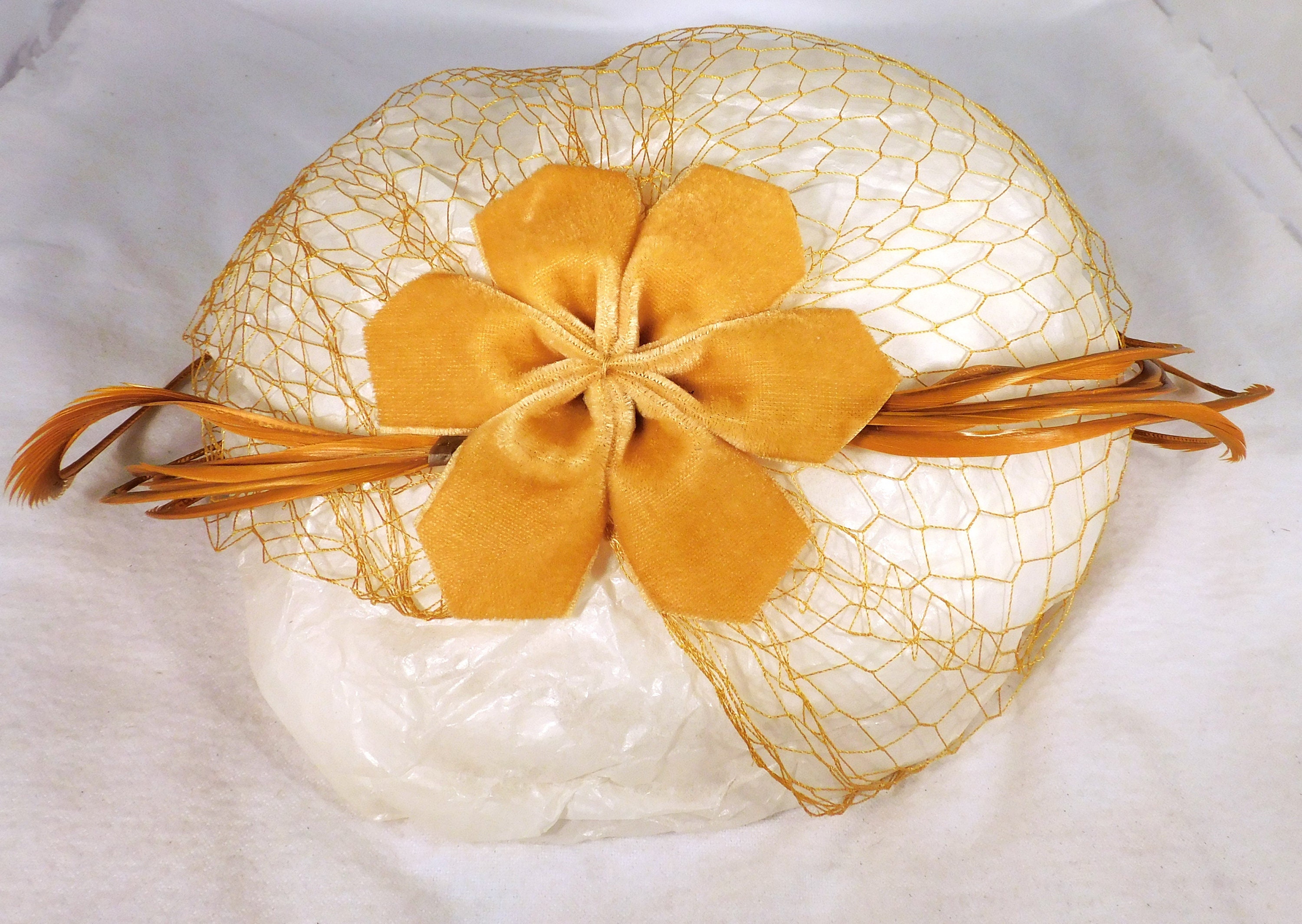 Vintage 1960s green velvet flower fascinator hat with netting Frocks and Frills Vintage | For sale! CLAIM: 50s-60s Green  main image 2