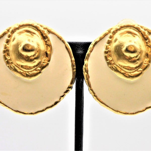 Vintage Les Bernard Signed Clip Earrings Statement 1 3/8" Round Cream Discs Gold Toned Metal Edge & Large Spot -E13