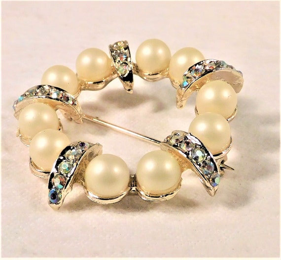 Vintage MCM Brooch Pin 10 Faux Pearls & 5 Rhinest… - image 3