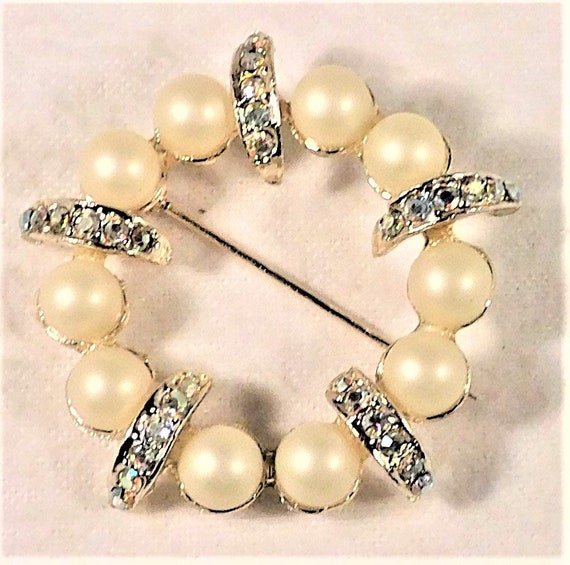 Vintage MCM Brooch Pin 10 Faux Pearls & 5 Rhinest… - image 4