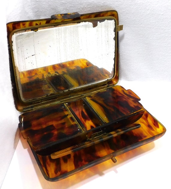 Sold at Auction: Large Round Vintage Antler Vanity Case / Travel