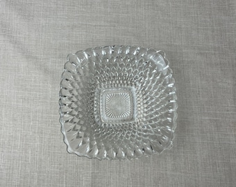 Bonbonnière vintage en verre pressé