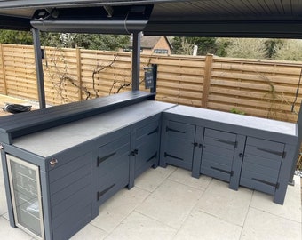 Modular corner drinks bar and pizza bbq table with stools