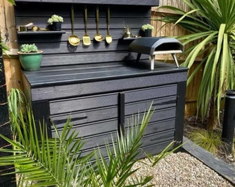 Outdoor Kitchen with full under cupboards, ideal for pizza ovens, BBQ and  drink