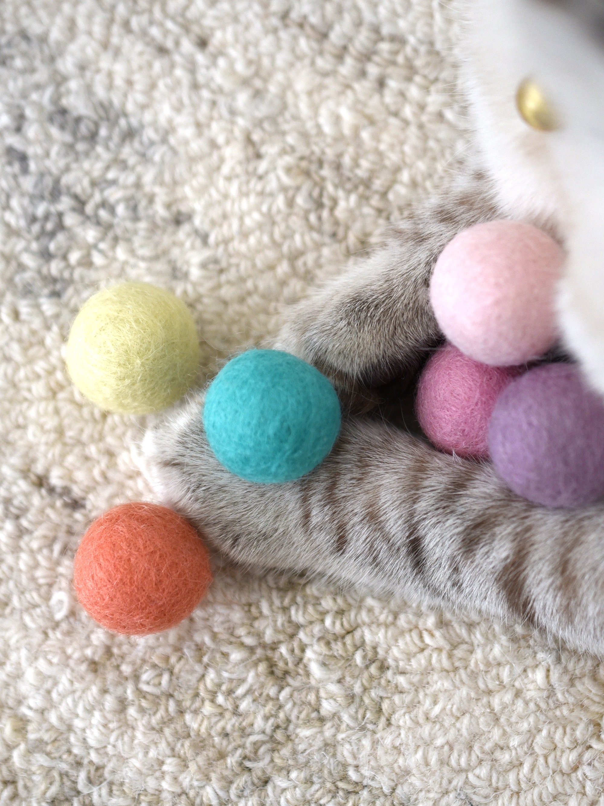 Ball Cat Toys Set of 6 Balls Pom Pom Balls, Yarn Cat Toys