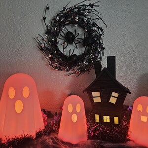3D Printed Ghost Halloween Decoration with Tea Light Holder - Spooky LED Light-Up Indoor Décor
