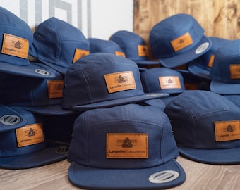 Chapeau à 5 panneaux avec patch en cuir personnalisé | Chapeau de camp personnalisé en cuir véritable pour chapeau de marque, d’entreprise ou d’entreprise, chapeaux avec logo en vrac, fabriqués aux États-Unis