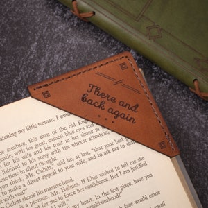Personalized Corner Bookmark | Real Leather Bookmark with Custom Engraving, 3rd Anniversary Gift, Valentines Day Gift, Gift for Readers
