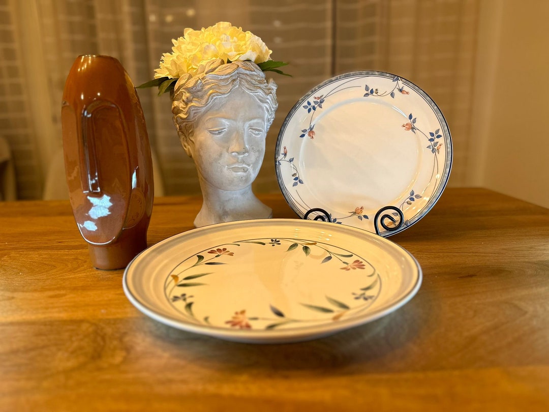 Keltcraft by Noritake Serving Platter and Dinner Plates. Ireland