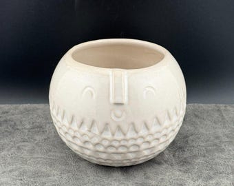 West Elm Atelier Stella Abstract Round MCM Pottery Beige Face Vase 3.25"