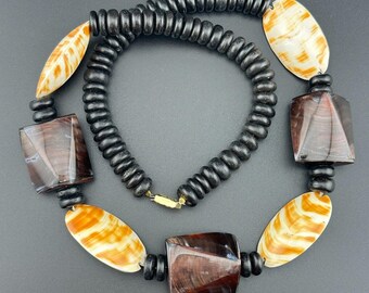 Vintage Handmade Chunky Seashell Coconut Shell Beads Necklace MOP 11" Black Tan