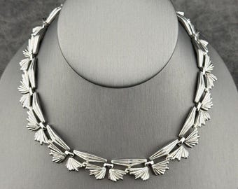 Vintage Trifari Modernist Silver Tone Chocker Necklace Leaf Fan Pod Ribbon 14"