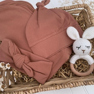 Baby swaddle blanket and hat/ bow set, newborn gift, gender neutral baby gift set, coming home swaddle, baby boy/girl