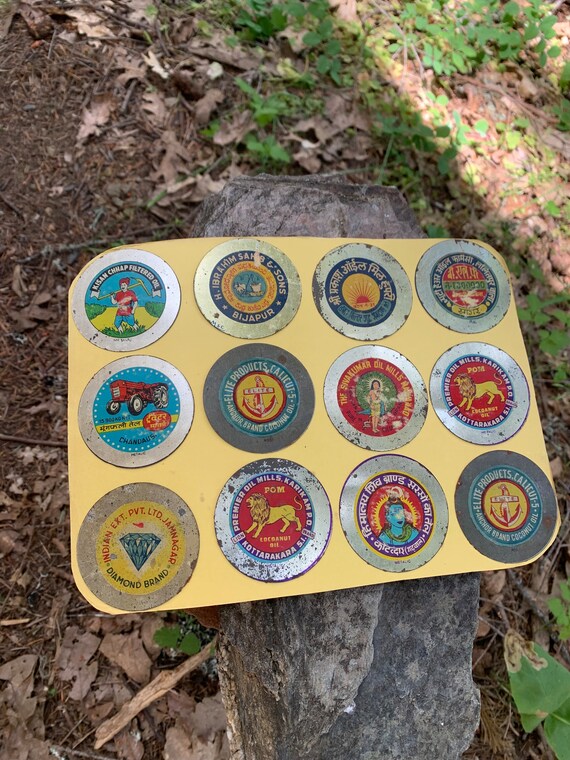 インドからのヴィンテージアンティークメタルブリキヒンディー語広告