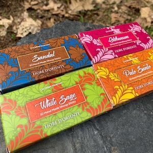 Fiore D’Oriente Natural Dhoop Incense, Handmade and High Quality, Includes Incense Holder, Sandalwood, Sage, Palo Santo, Frankincense Dhoop